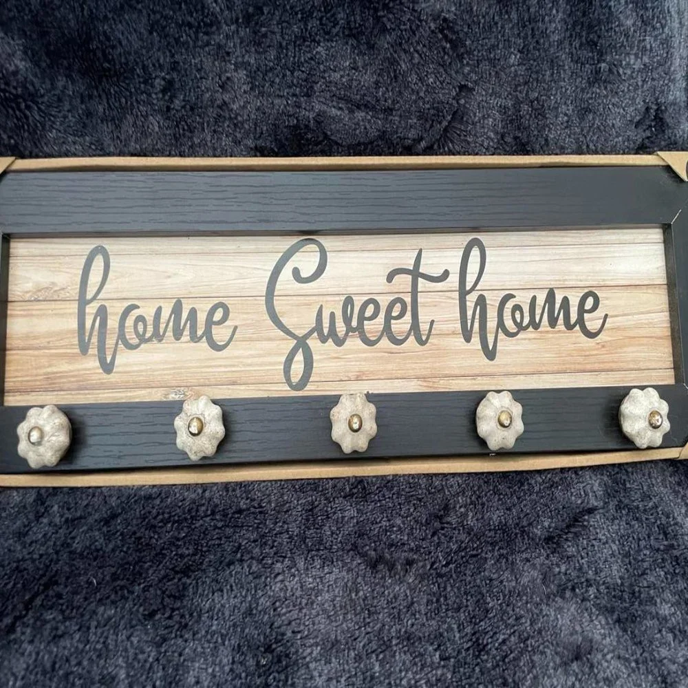 Wall Sign With 5 Hooks: Home Sweet Home